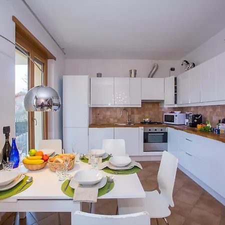 Apartmán Sleeps 4 Pool Air Con *