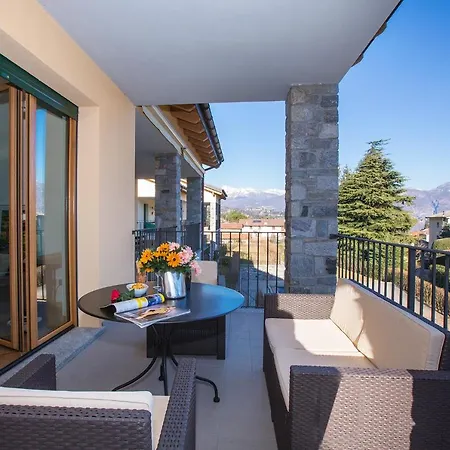 Sleeps 4 Pool Air Con