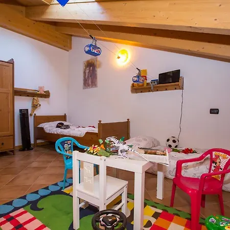 Apartmán Sleeps 4 Pool Air Con